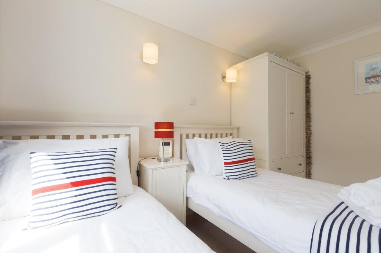 Atlantic Blue Apartment Carbis Bay Bagian luar foto